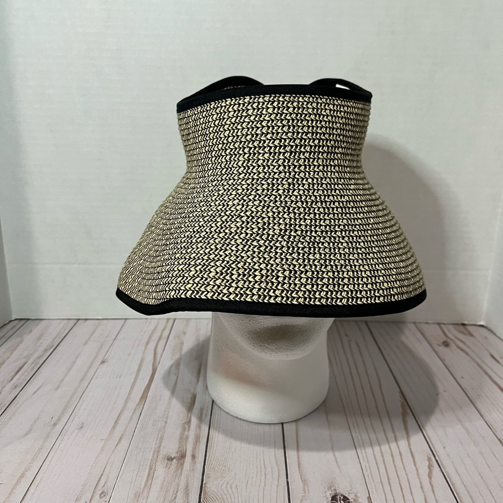 LL Bean Sunday Afternoons Gardening Visor